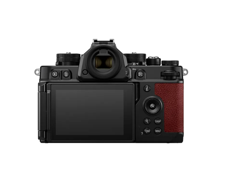 Nikon Z f Bordeaux Red + NIKKOR Z 40mm f/2 (SE) | VIDEOPRO