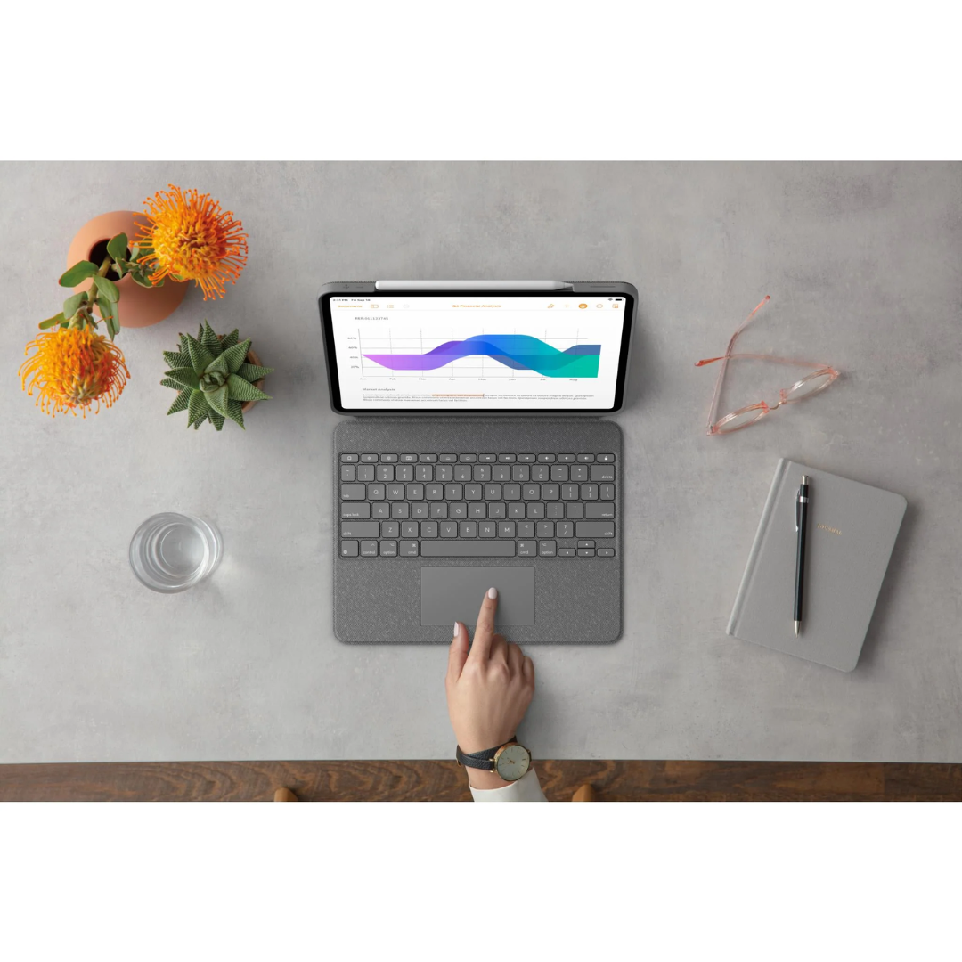 Logitech Combo Touch iPad Pro (5th & 6th Gen) Oxford Grey | VIDEOPRO